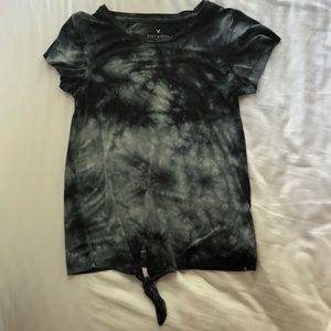 Soft and sexy AEO tee